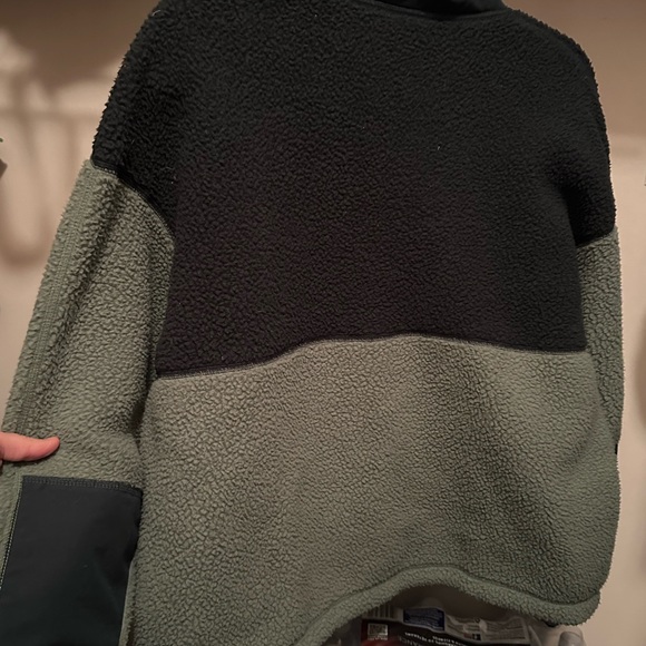 North face pullover - Picture 3 of 3